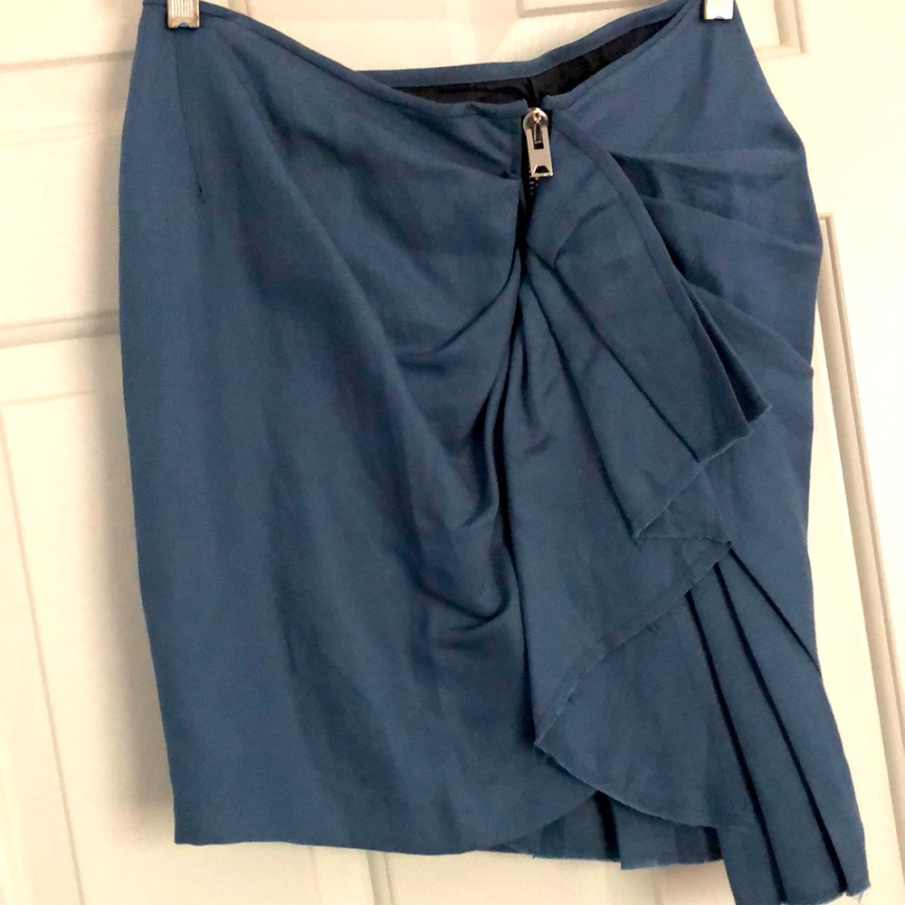 Designer mini skirt with front pleats and accent zipper by Isabel Marant _5